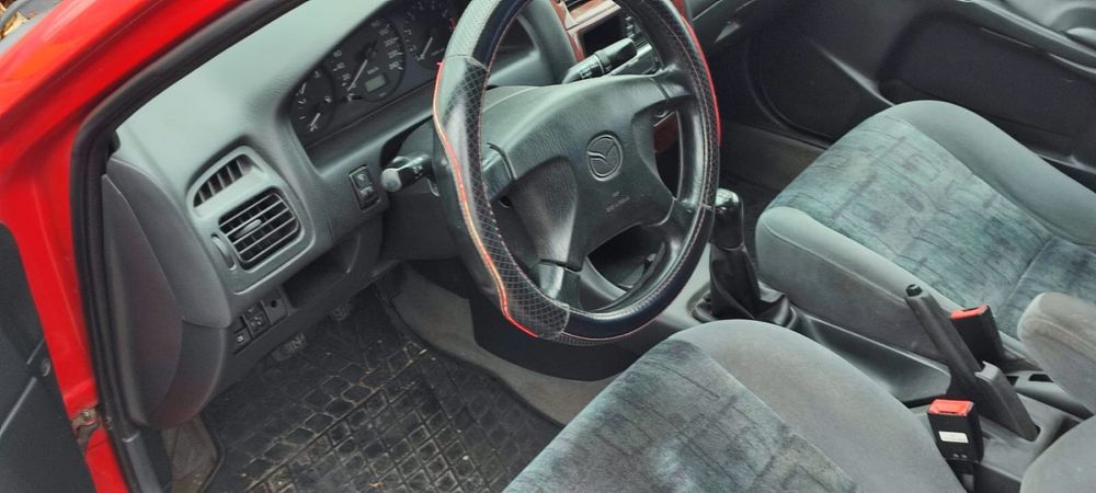 Автомобіль MAZDA 626