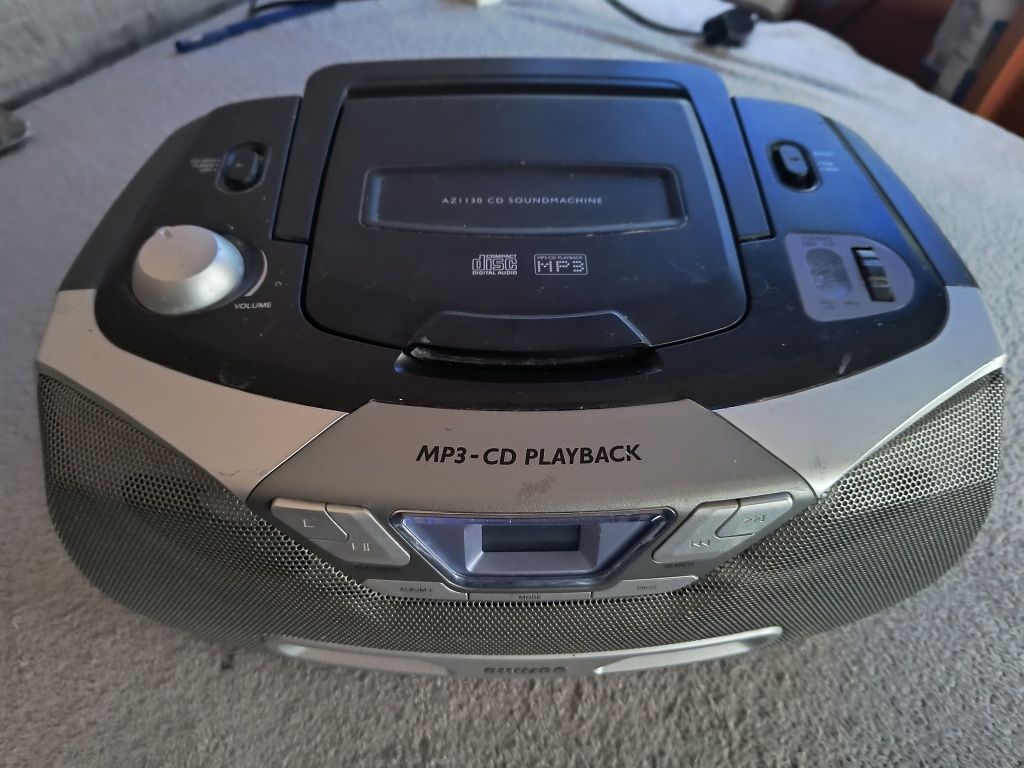 Philips CD radio.. MP3 -cdPlayback