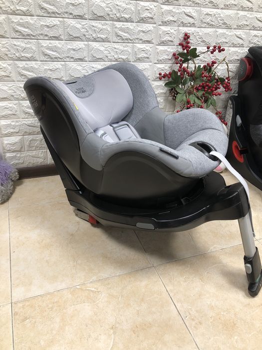 Автокрісло Britax Römer DUALFIX M i-SIZE Група 0+/1 (0-18 кг)