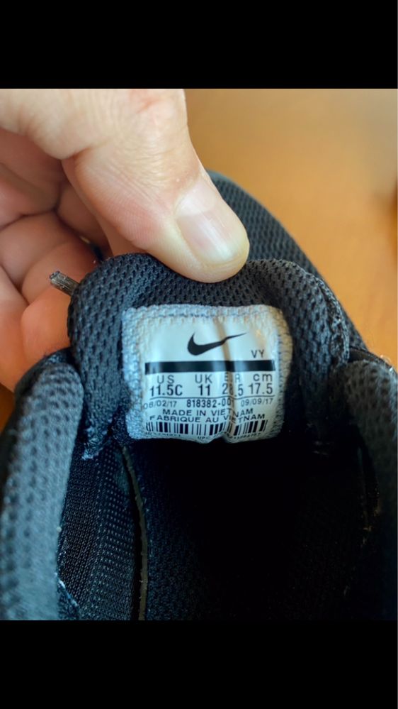 Кроссовки Nike оригинал  17,5 cм