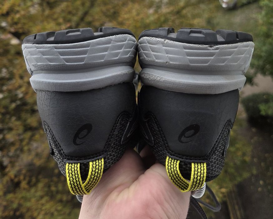 39.5р Asics Gel Venture 8 жіночі кросівки
