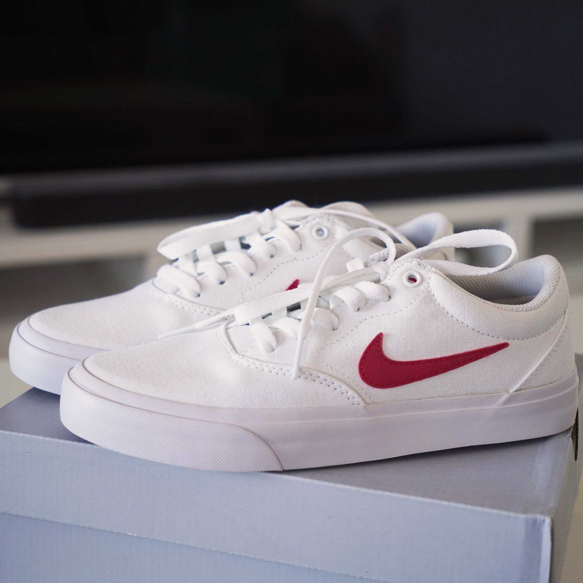 Buty NIKE SB Charge Canvas - białe - r. 38 - oryginalne