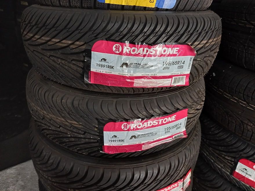 2 pneus Novos 195/65R14