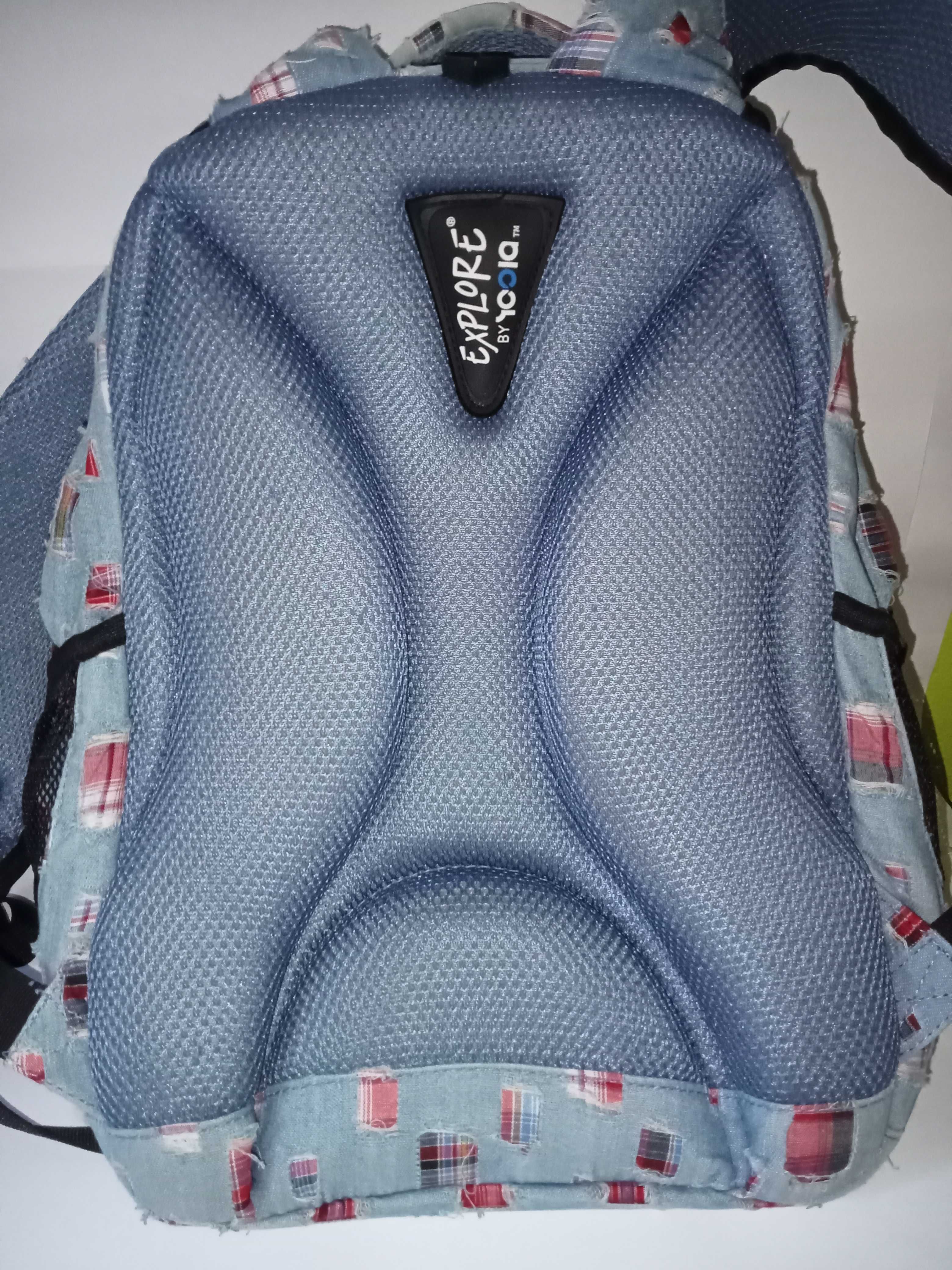 Mochila escolar com compartimentos