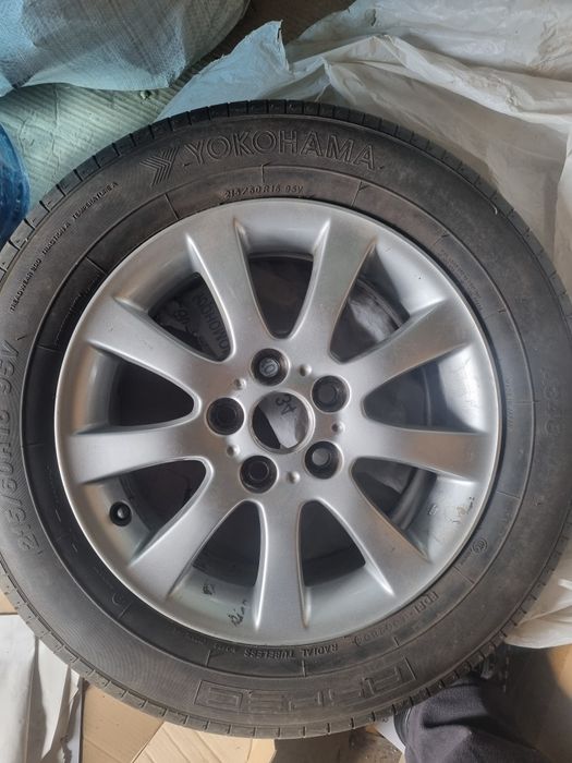 Запаска  тойота 30, лексус ес300 215 60 r16