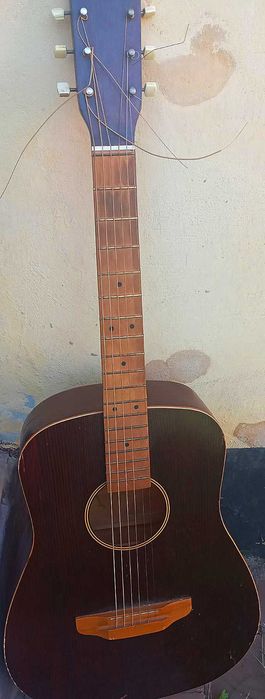 Гітара акустична . Струни.