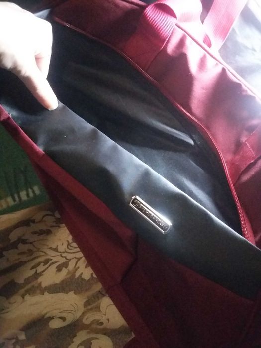 Сумка дорожня велика кольору бордовий