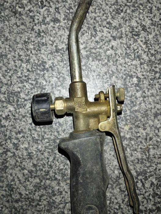 Tocha maçarico gás, Régua, Esquadro, Nível, Serrote, Holofote, Disco