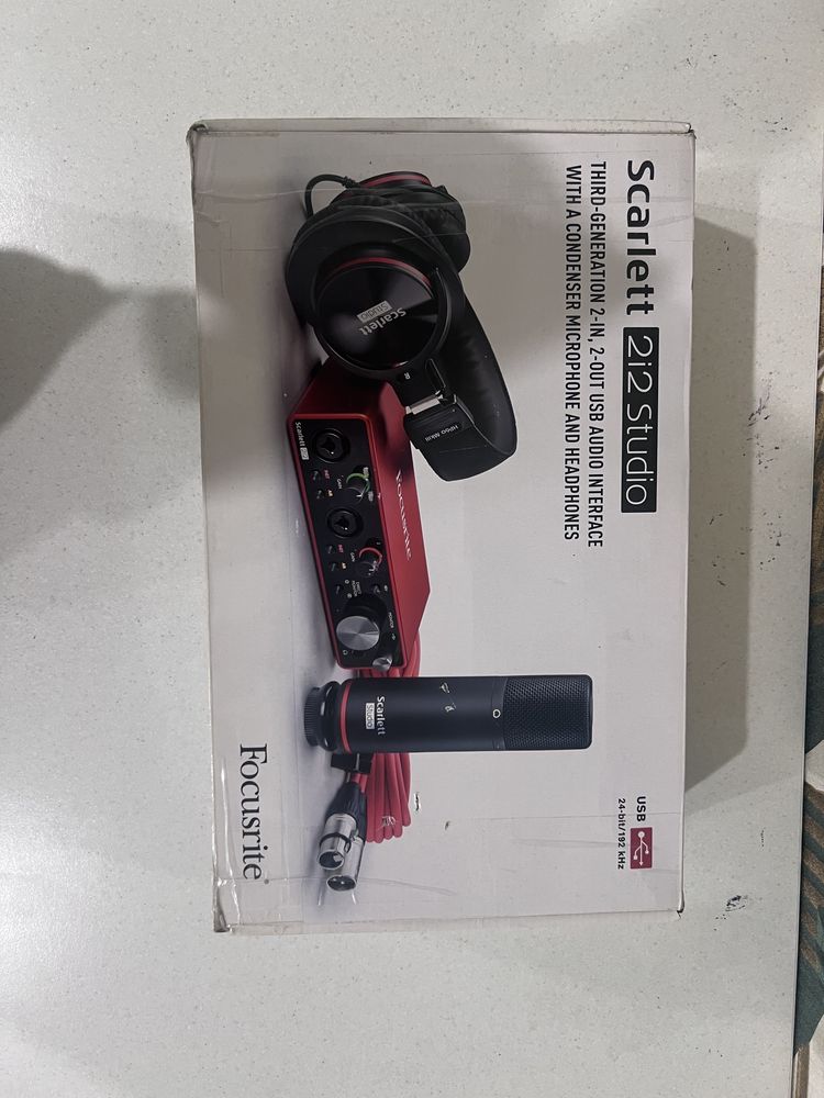Звукова карта Focusrite Scarlett 2i2 3rd Generation