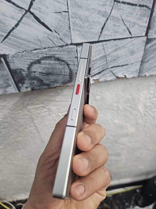 Zte Nubia Z60 ultra..256/12gb