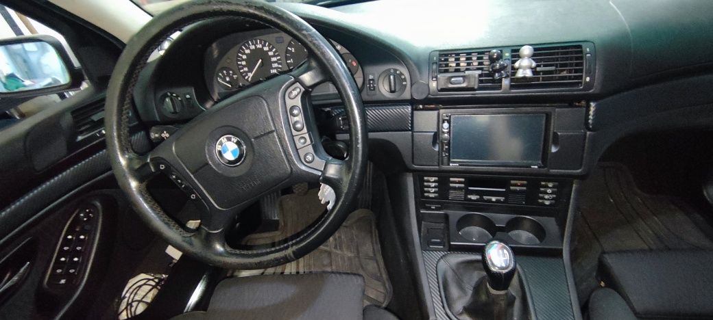 Vendo BMW e39 523i