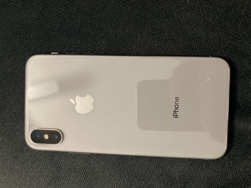 Iphone X z nowymi baterią, ekranem i mikrofonem