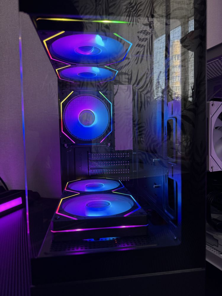 КОМПЛЕКТ Новый Корпус + 5 ARGB Кулеров QUBE Киев