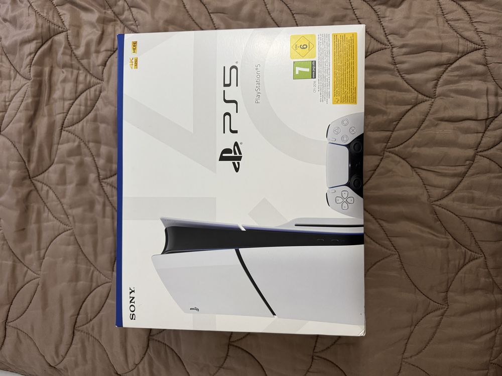 Play Station 5  (1 TB) 2 comandos!
