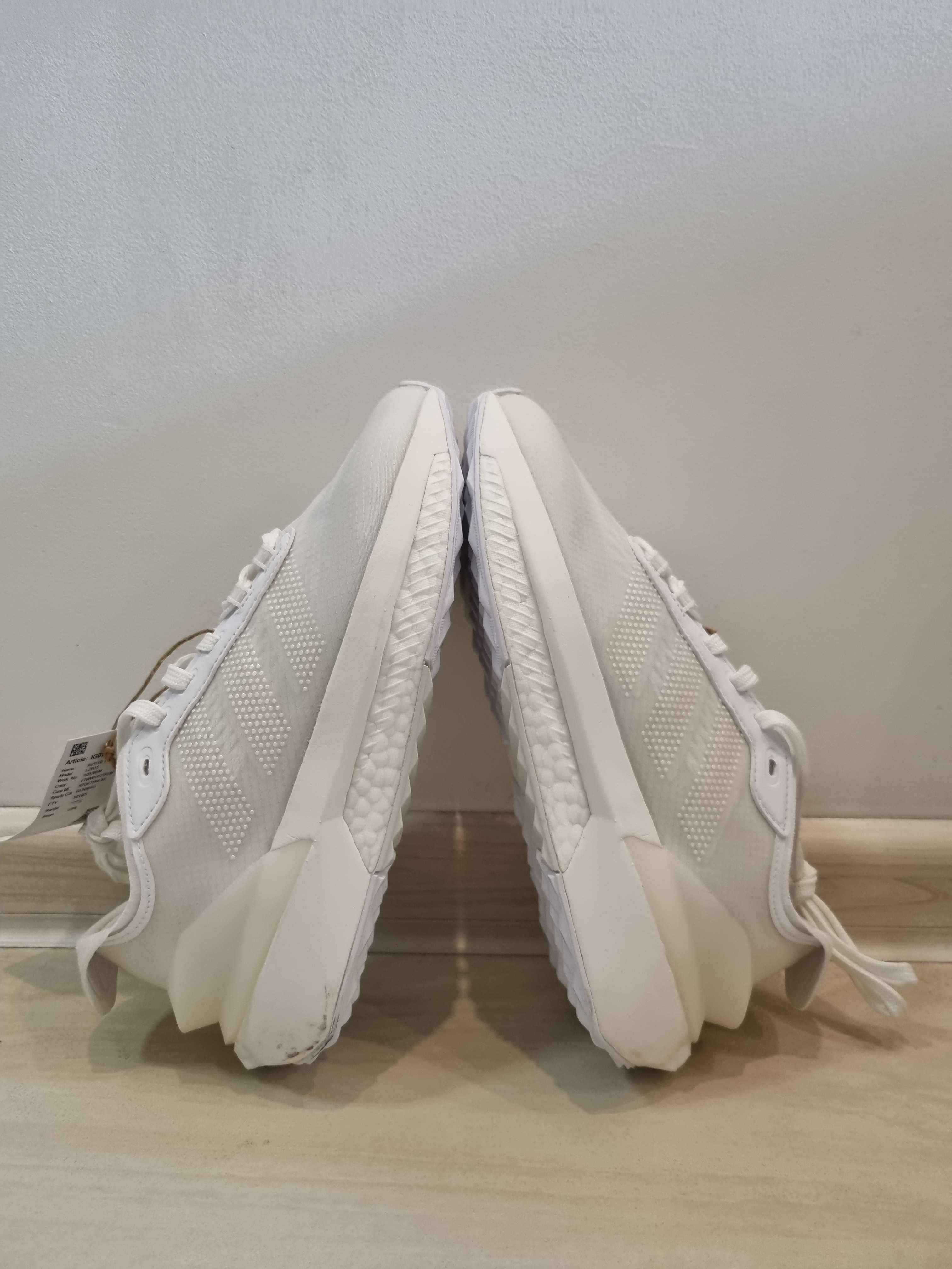 Buty adidas Avryn IG0124 White  rozmiar 35 1/2