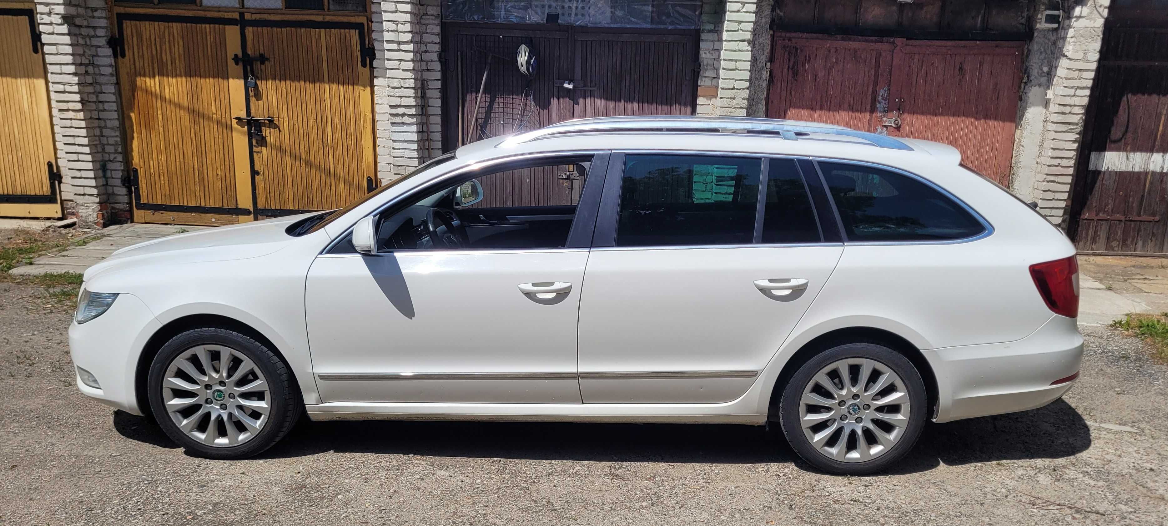 Skoda Superb 2011 Elegance 1.6 tdi