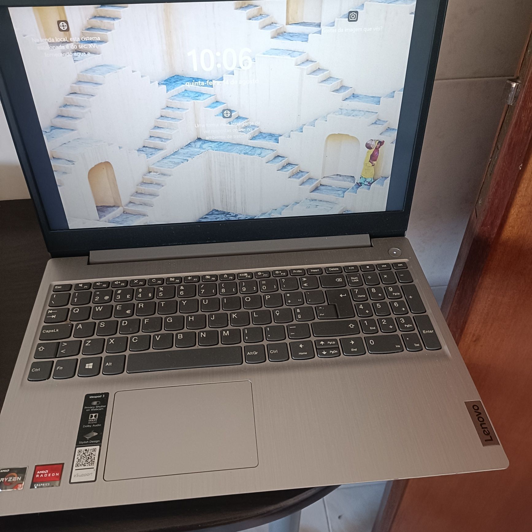 Portátil em ótimo estado com 2.ano de uso