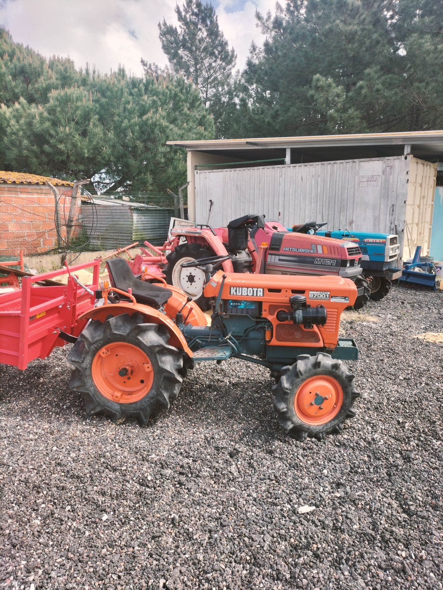 Trator Kubota b7001 4x4