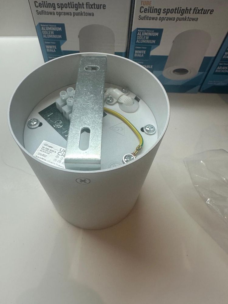 Celing spotlight fixture