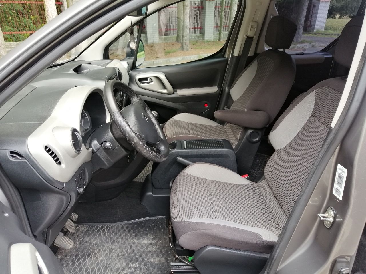 Peugeot Partner Tapee Zadbany Auto Prywatne