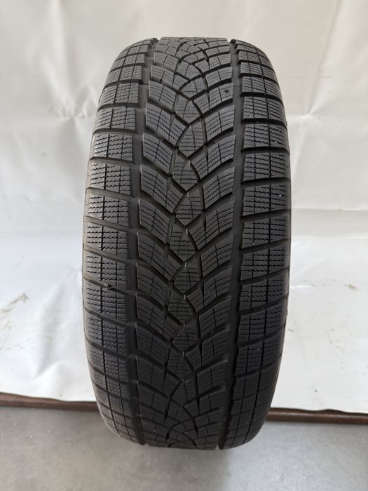 255/55/19 Goodyear UltraGrip Preformance Gen-1 111V