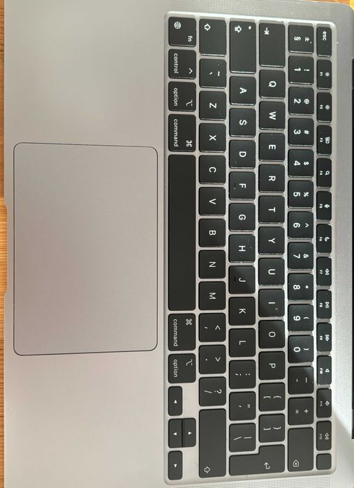 MacBook Air 13” z chipem Apple M1 (2020)