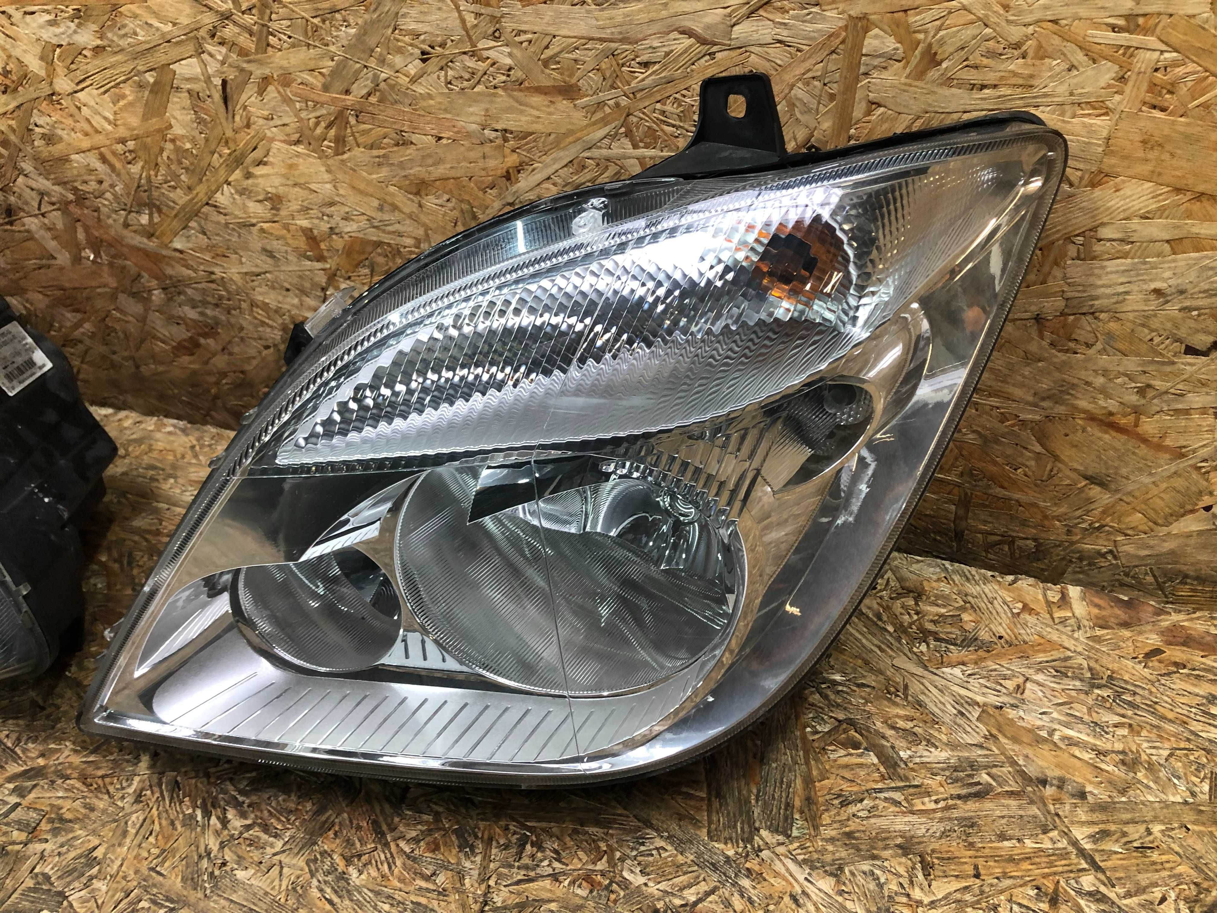 Lampa/reflektor przedni lewy prawy Mercedes Sprinter 906