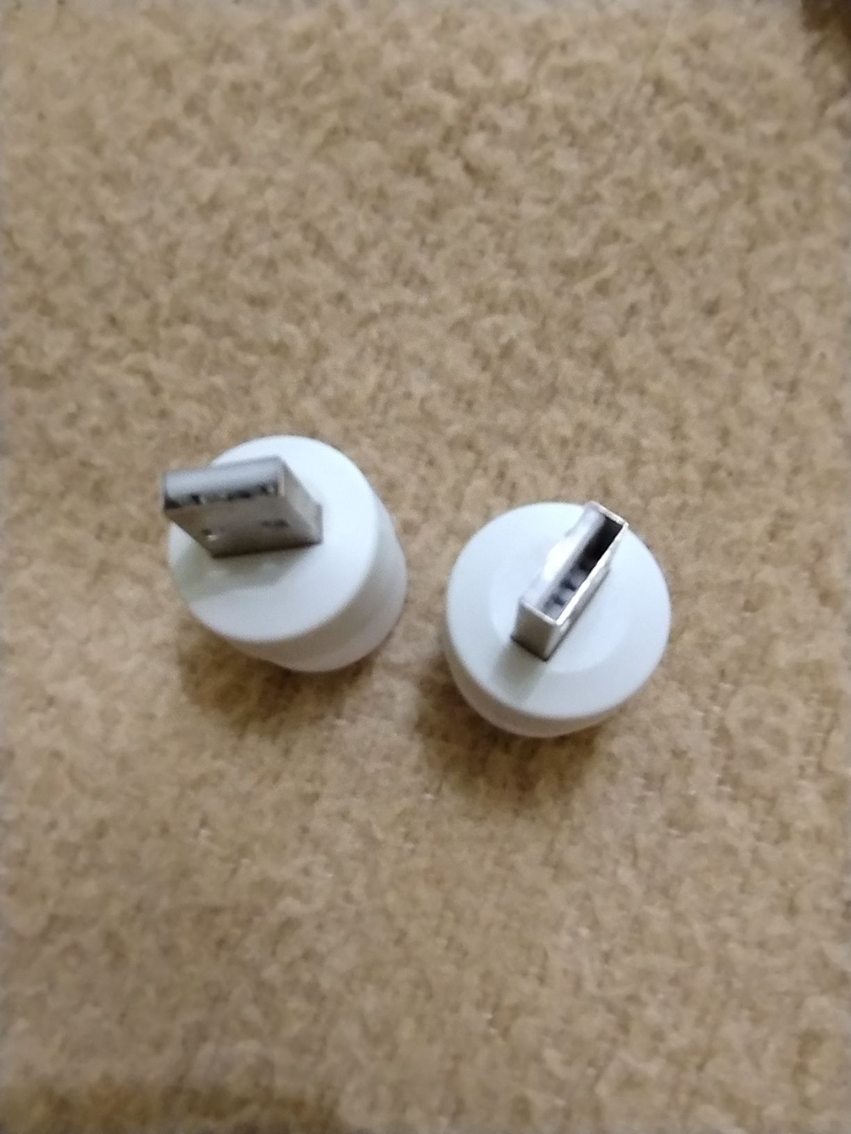 Лампочка     USB .