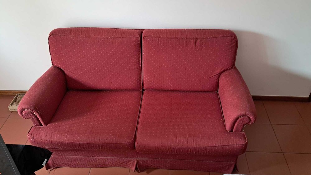 Sofá cama de 2 lugares vermelho + oferta capa cinza