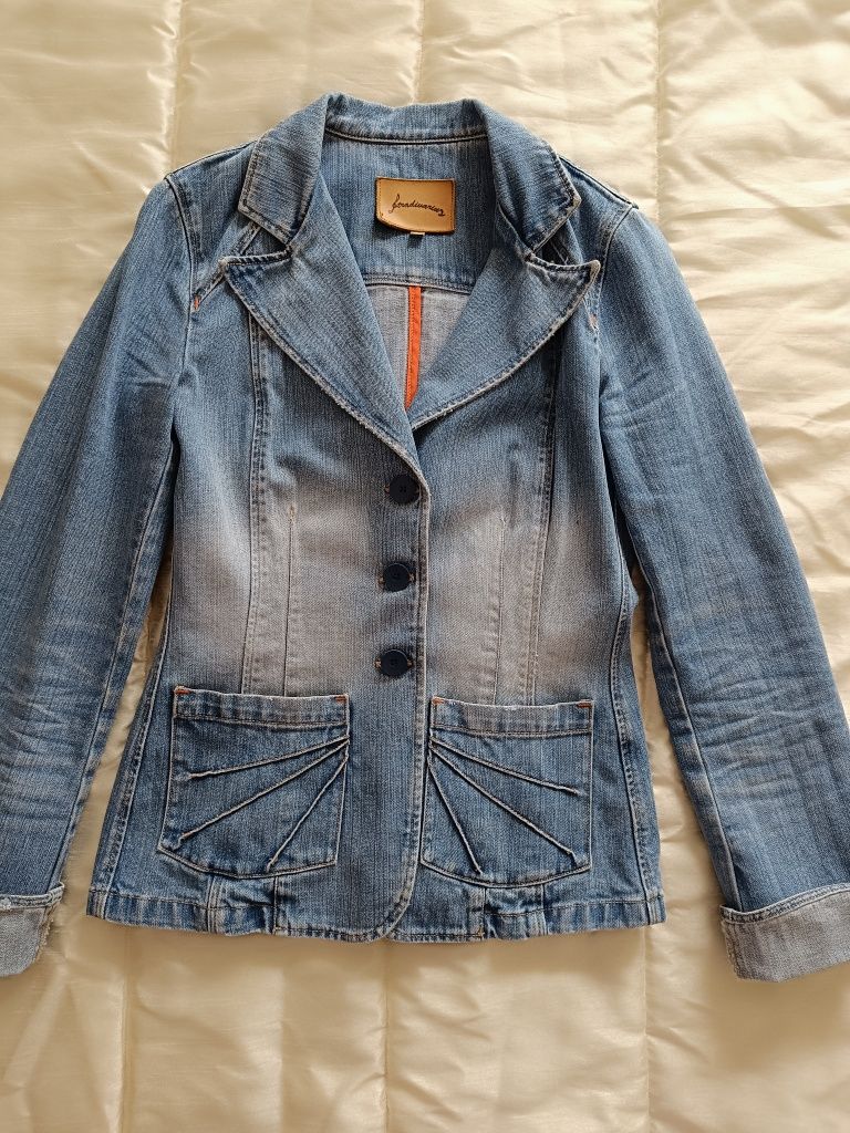 Vendo blazer em ganga, tamanho M, Stradivarius