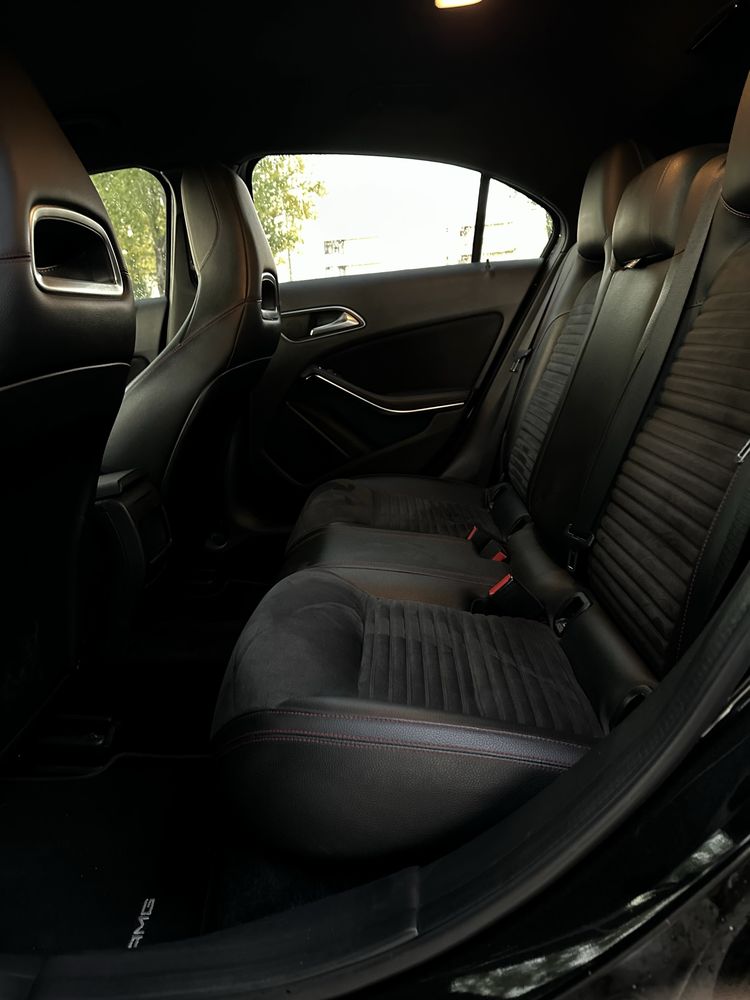 Mercedes-Benz A200 7G-DCT AMG Sport