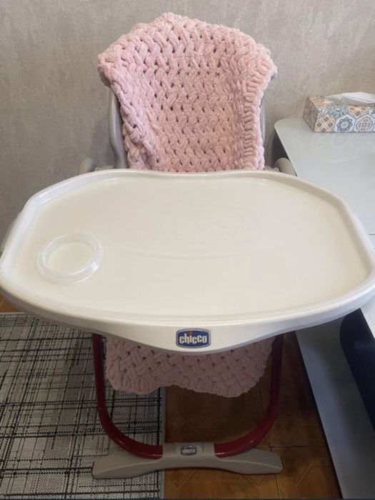 Дитячий стілець для годування Chico