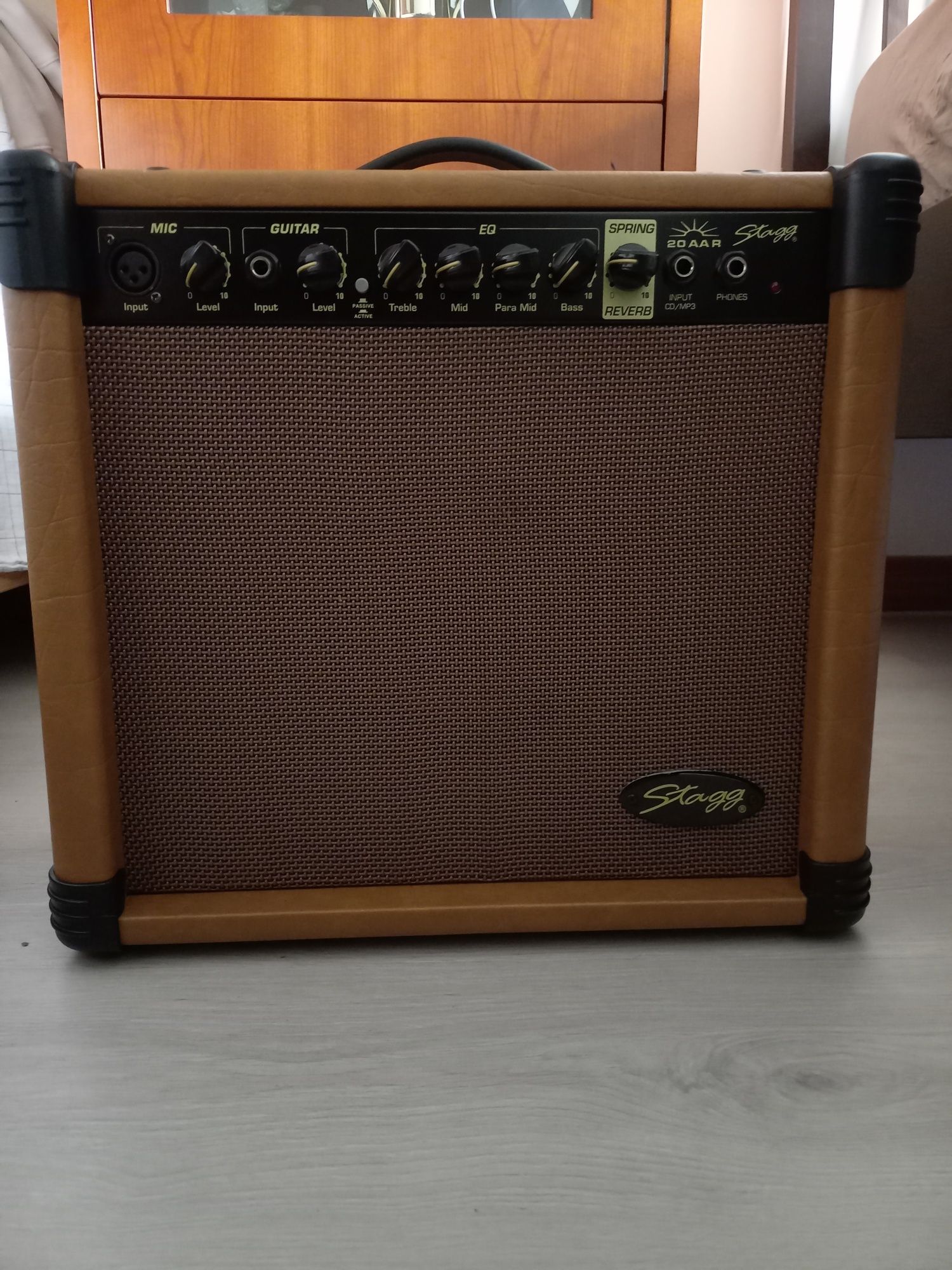 Amplificador Stagg 20 AA R