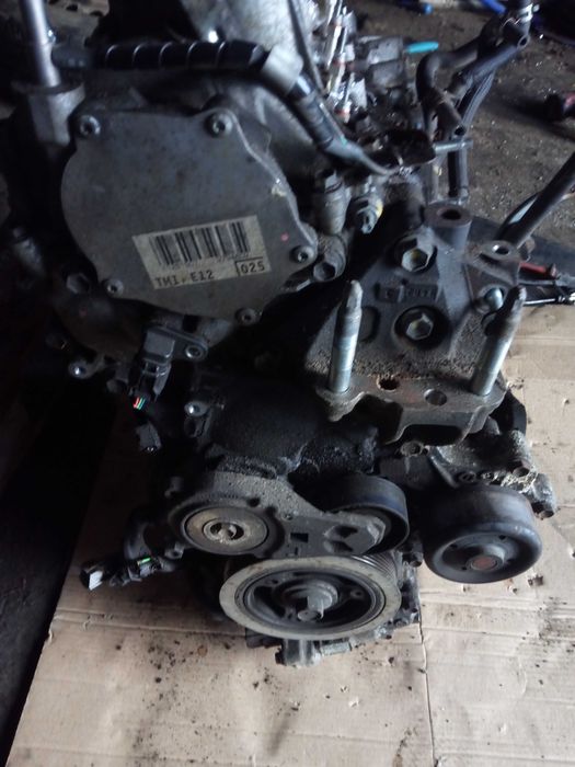 toyota AURIS II 13-18 silnik słupek 1nd 1,4 d-4d 90 km