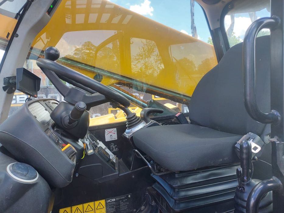 Навантажувач телескопічний JCB 550-80