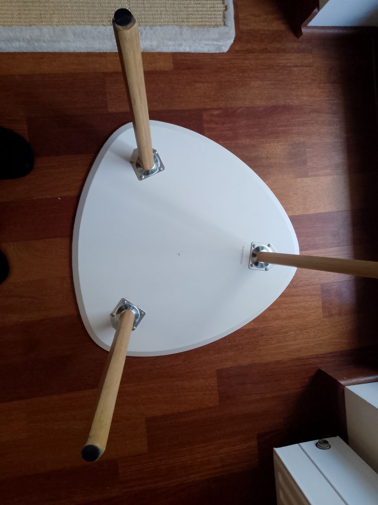 Stolik Jysk TAPS 55x55 biały/bambus