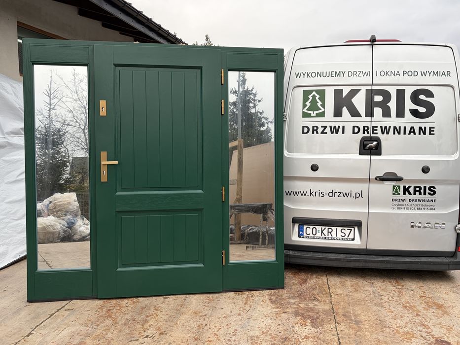 Drzwi zewnętrzne drewniane z doświetlami Cała Polska zielone na wymiar