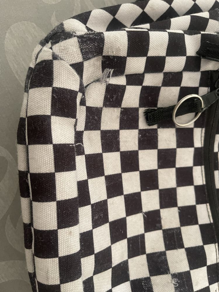Mochila vans com nastante uso