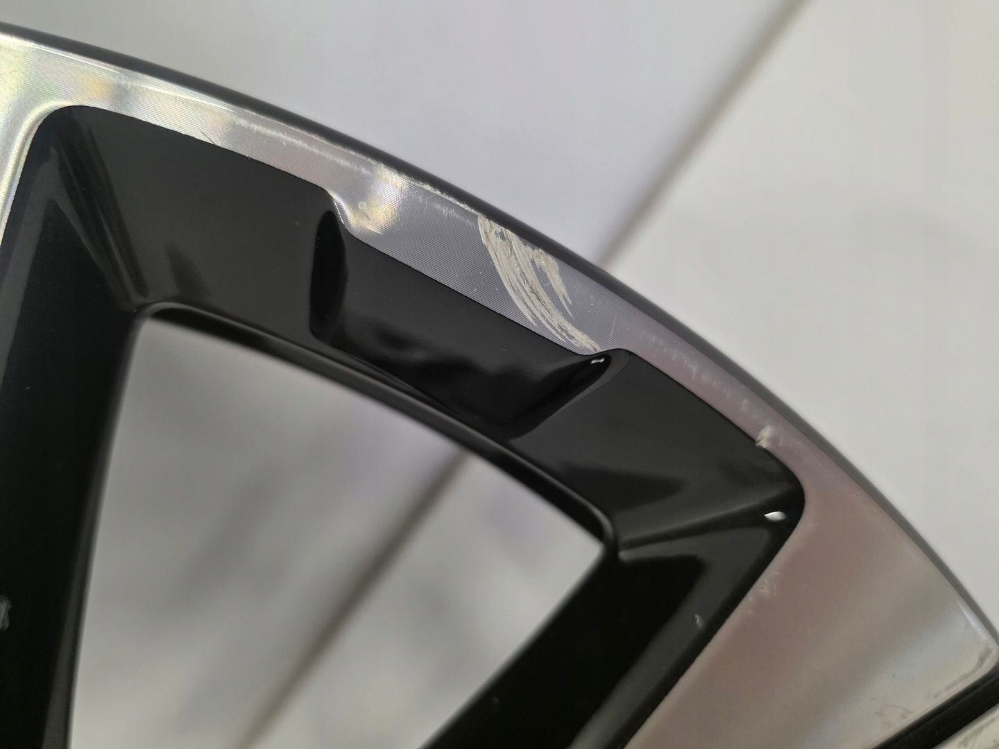 Felga Volvo XC60 II XC90 II XC40 S90 V90 7,5x19 ET50,5