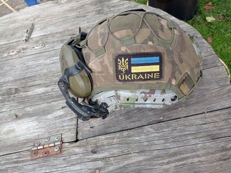 Продам шолом і бронік