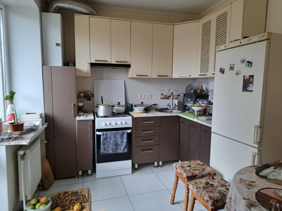 Продаж трикімнатноі квартири