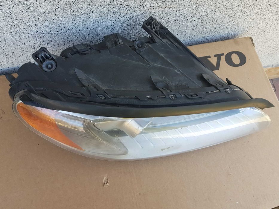 VOLVO S80 V70 XC70 Reflektor Xenon EUROPA Lampa Przód KPL RADOM