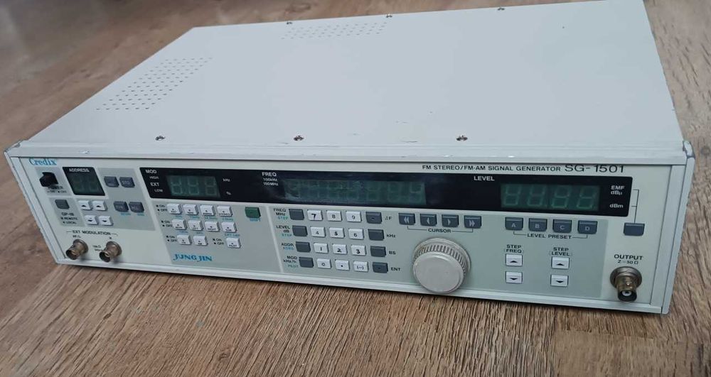Generator AM/FM stereo Jung Jin SG-1501