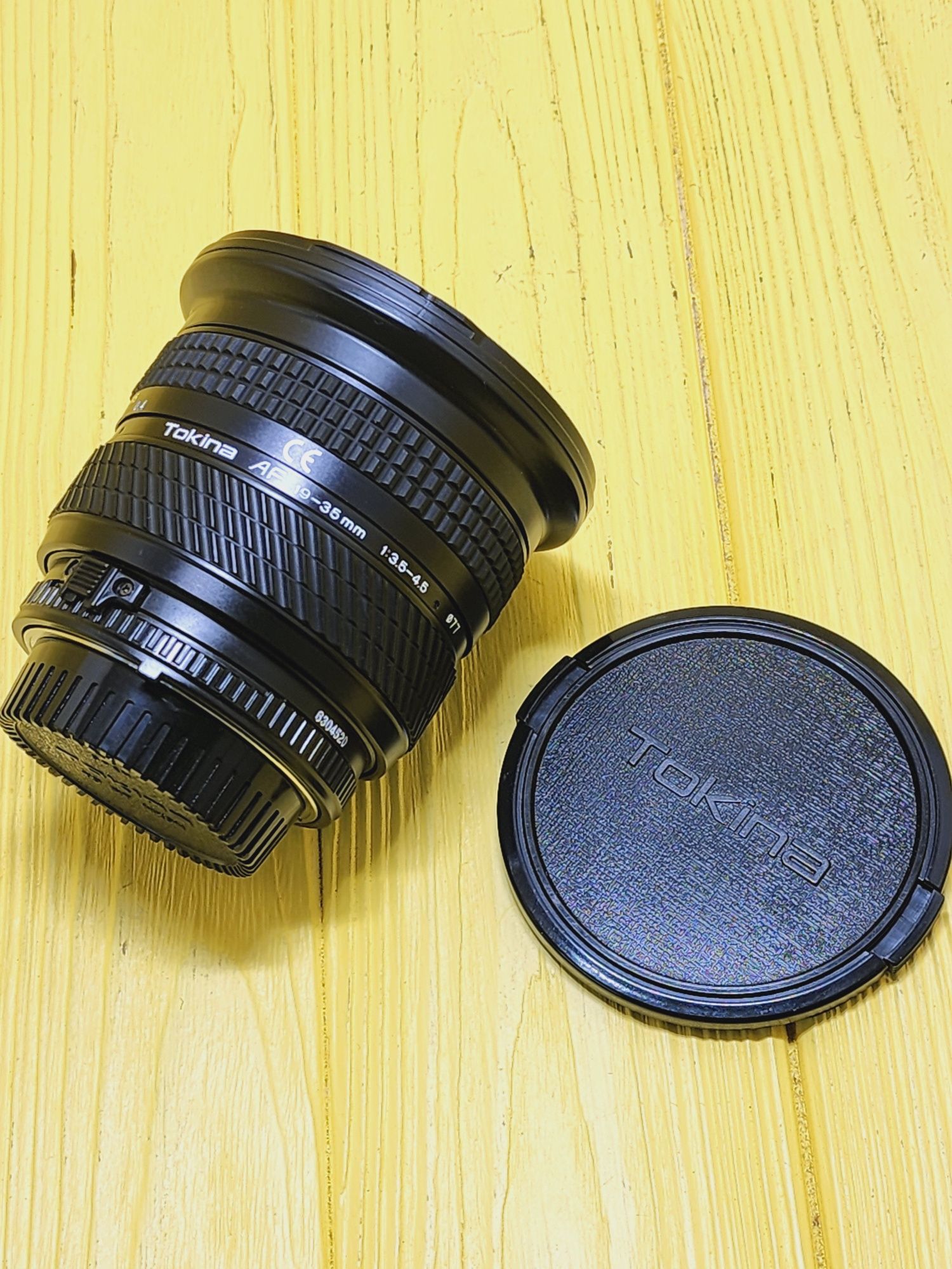 Tokina AF 19-35mm f3.5-4.5 Lens for Nikon F