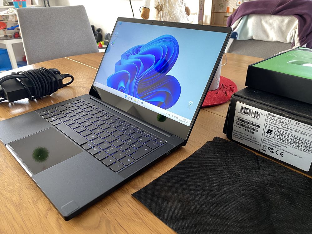 Razer Blade Stealth 13 /i7/16gb/gtx1650