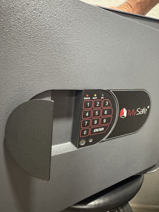 Меблевий сейф MySafe MSR.30.E