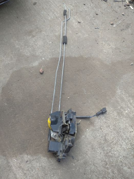 Замки дверей Kia Carens 2