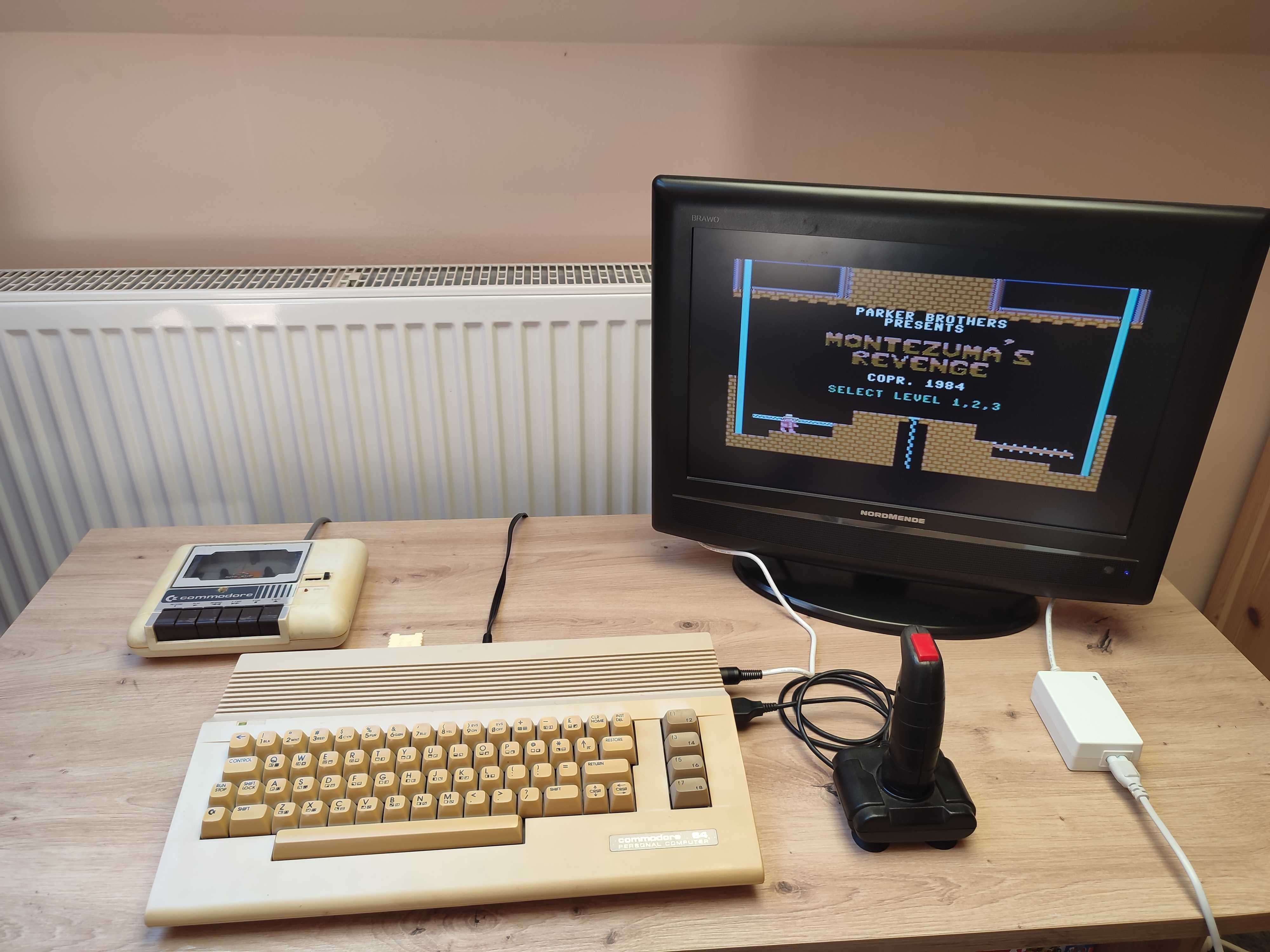 Commodore C64 kompletny zestaw plomba gry kartridż tapecart joystick