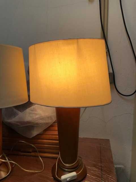 Par de Candeeiros de mesa em madeira