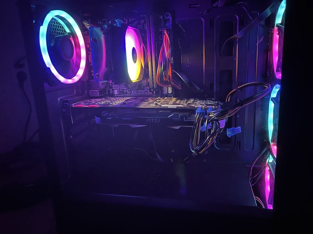 Komputer gamingowy rgb do gier